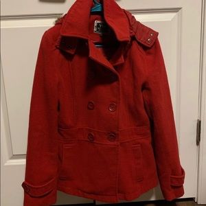 Red ladies YM jacket, faux fur collar.